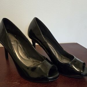 Dexflex Comfort Black Peep-Toe Heels